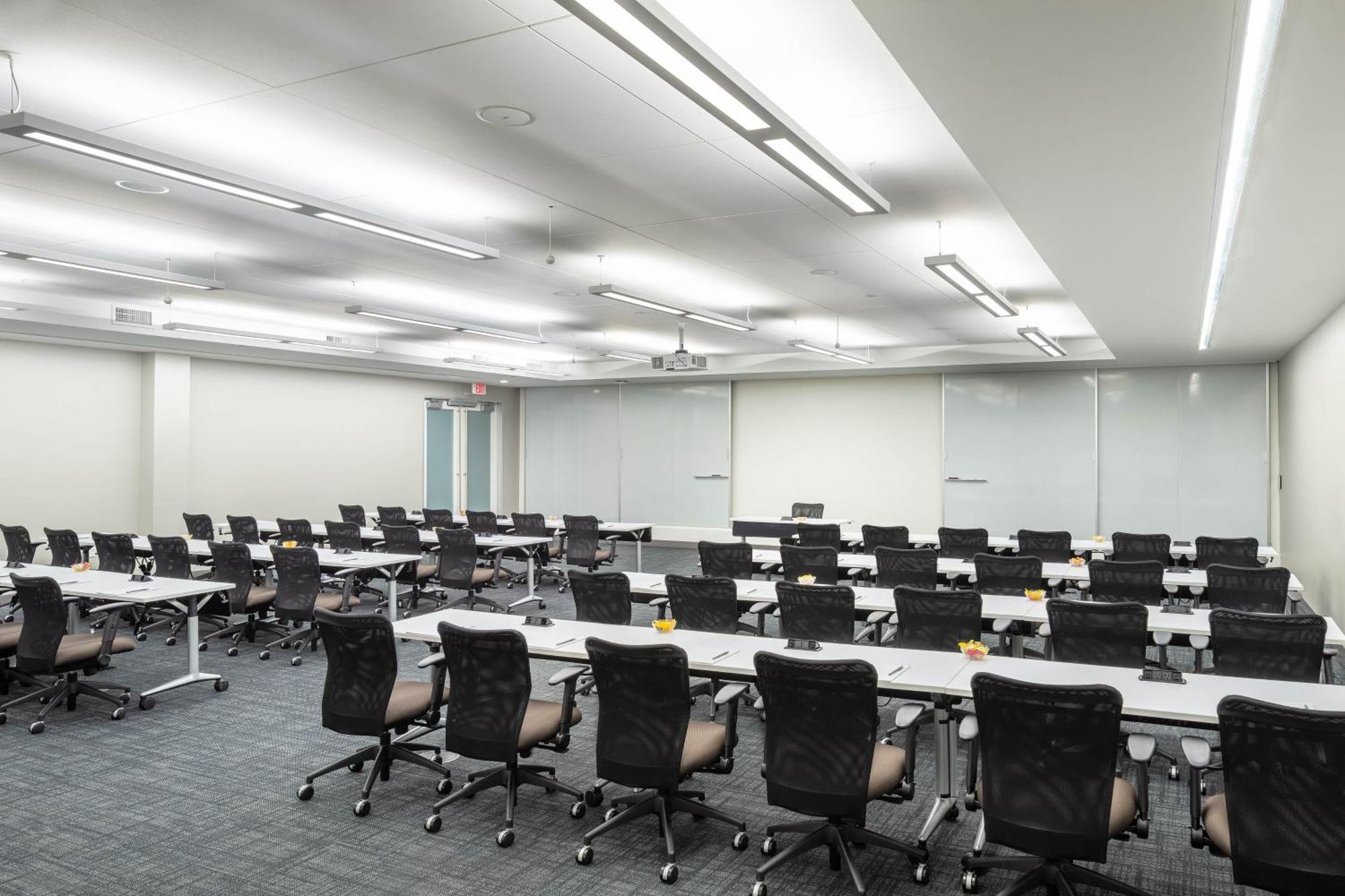 Four Points By Sheraton Norwood Conference Center المظهر الخارجي الصورة
