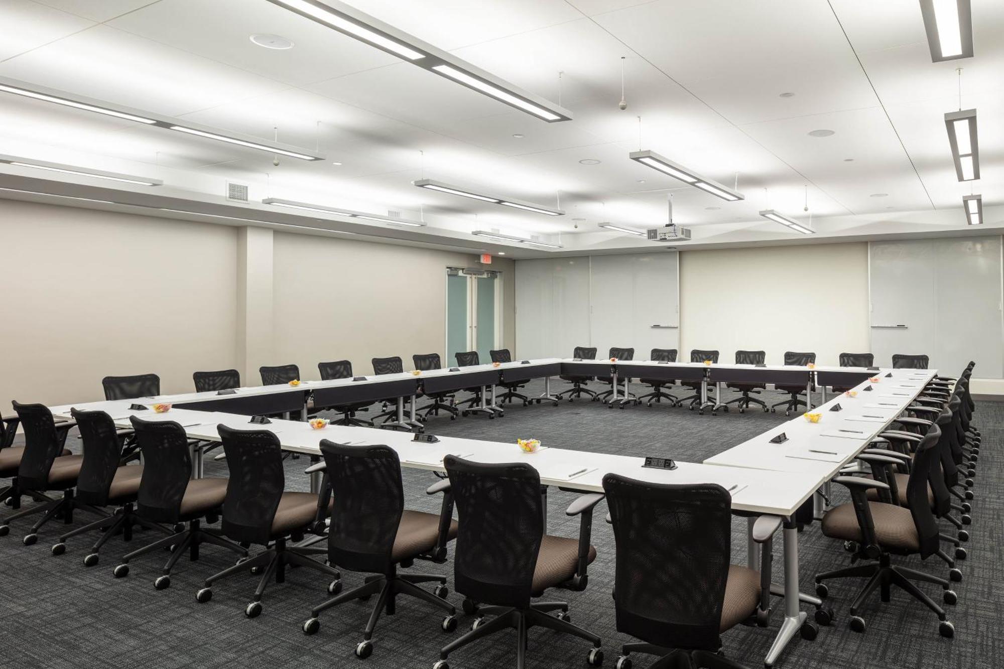 Four Points By Sheraton Norwood Conference Center المظهر الخارجي الصورة