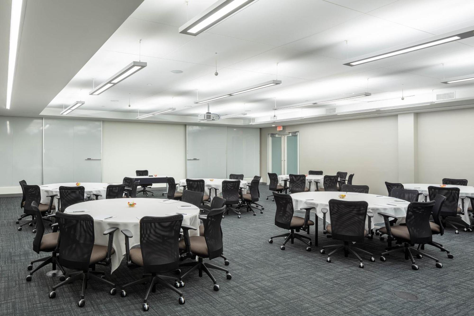 Four Points By Sheraton Norwood Conference Center المظهر الخارجي الصورة
